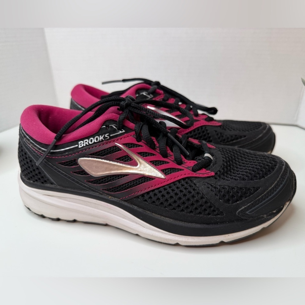 Brooks Addiction 13 Womens Size 7 Running Shoes Sneakers Black & Pink Activewear